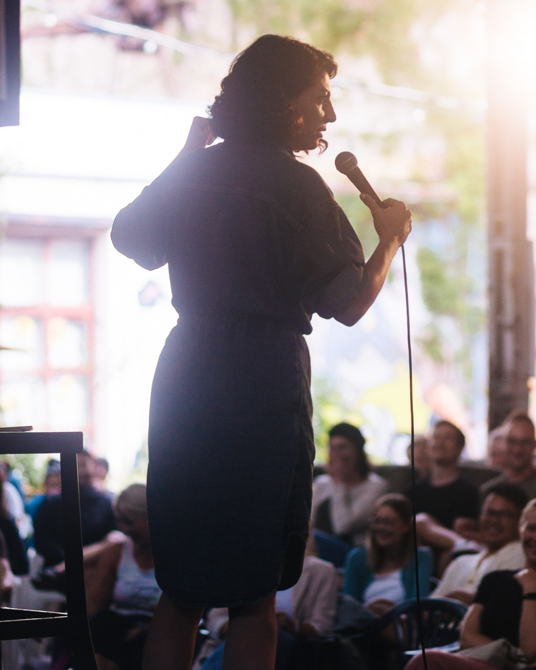 Comedian bei einer Comedy Open Air Show