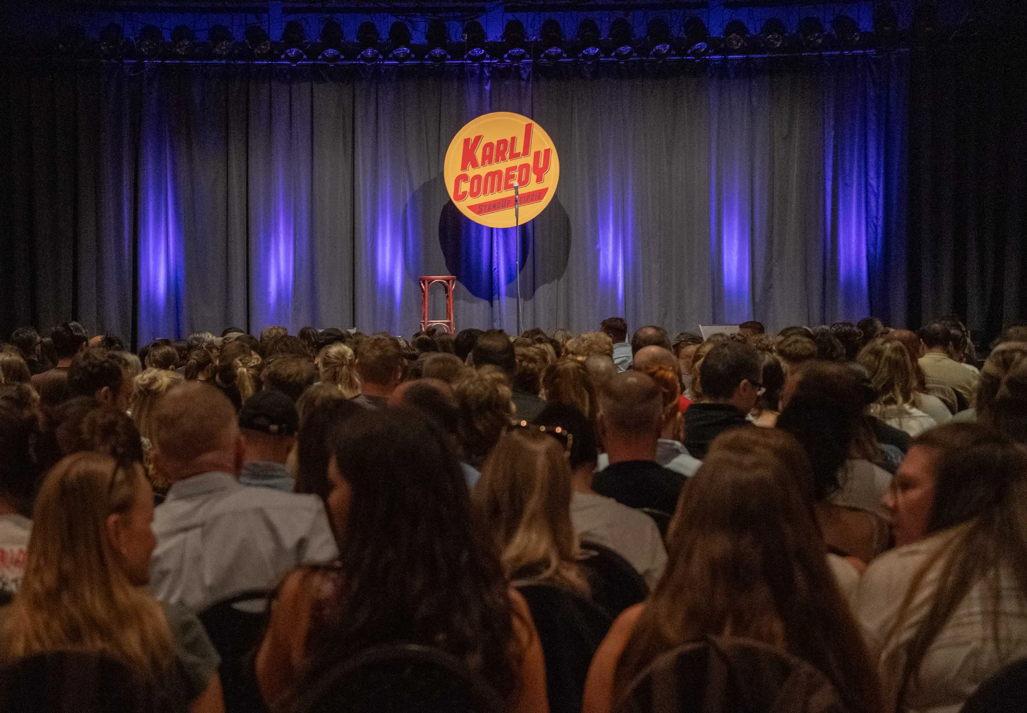 Bühne und Publikum bei der letzten Karli Comedy XXL Show